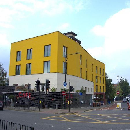 Abbey Point Hotel Wembley Esterno foto