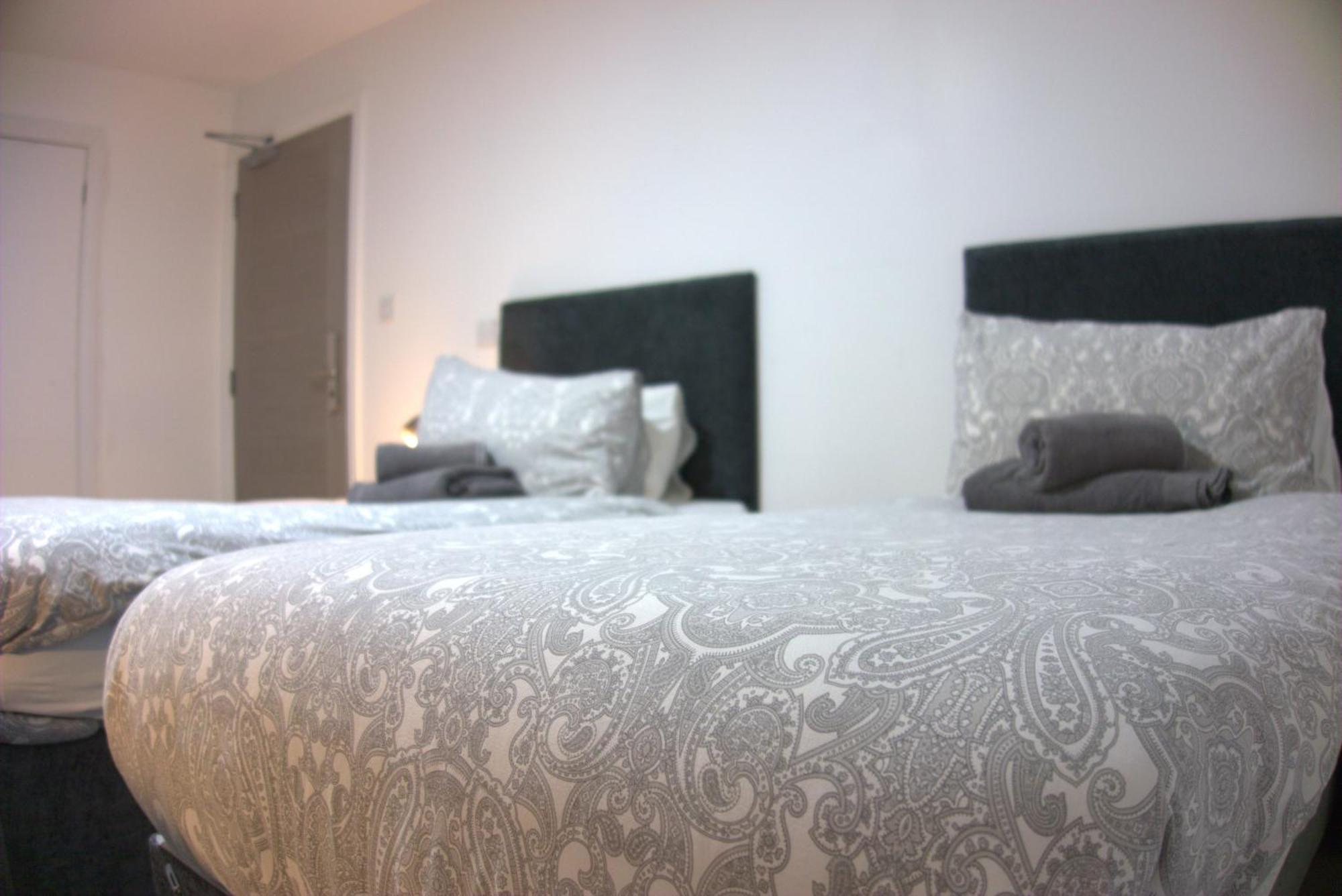Abbey Point Hotel Wembley Esterno foto