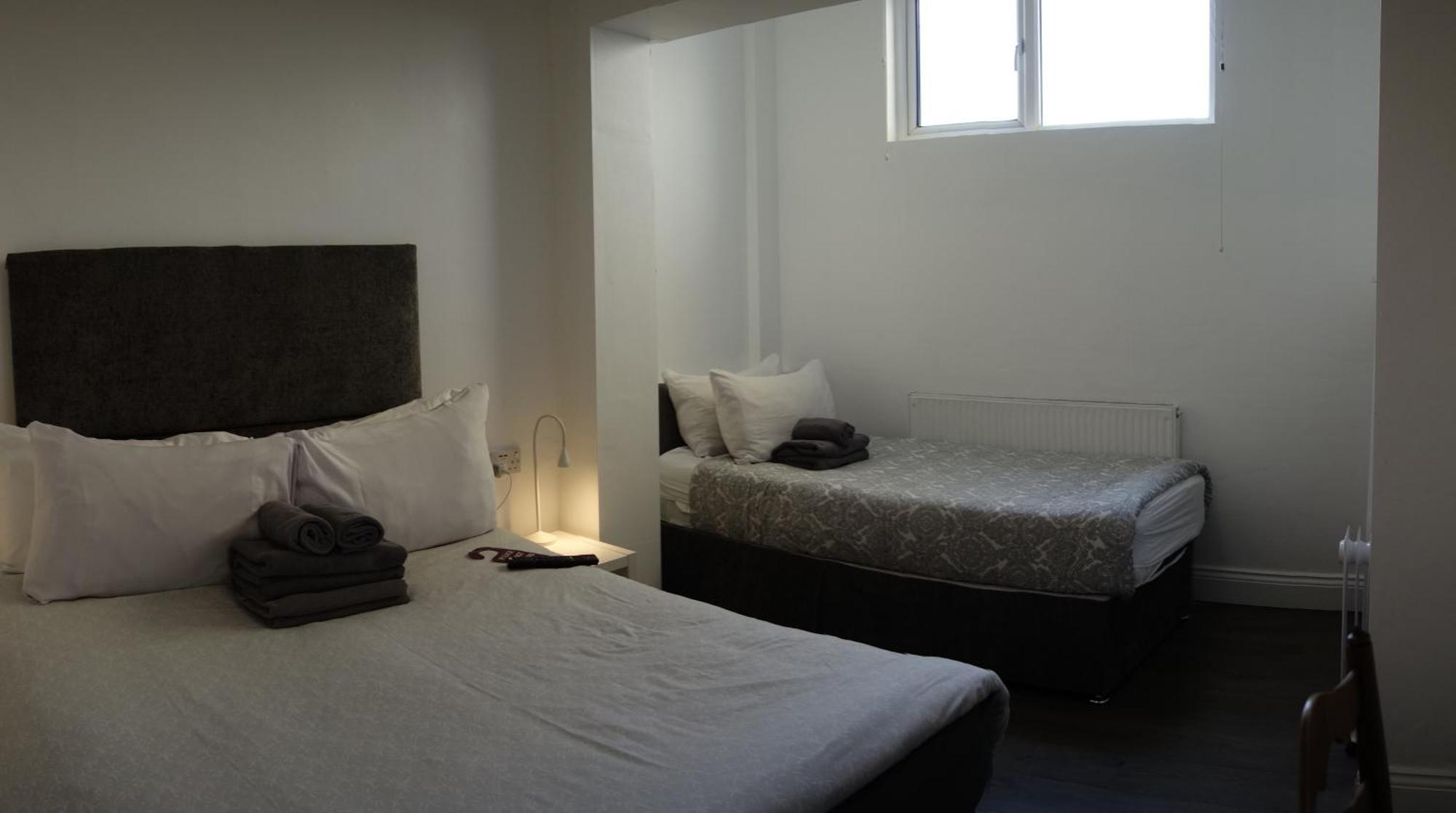 Abbey Point Hotel Wembley Esterno foto
