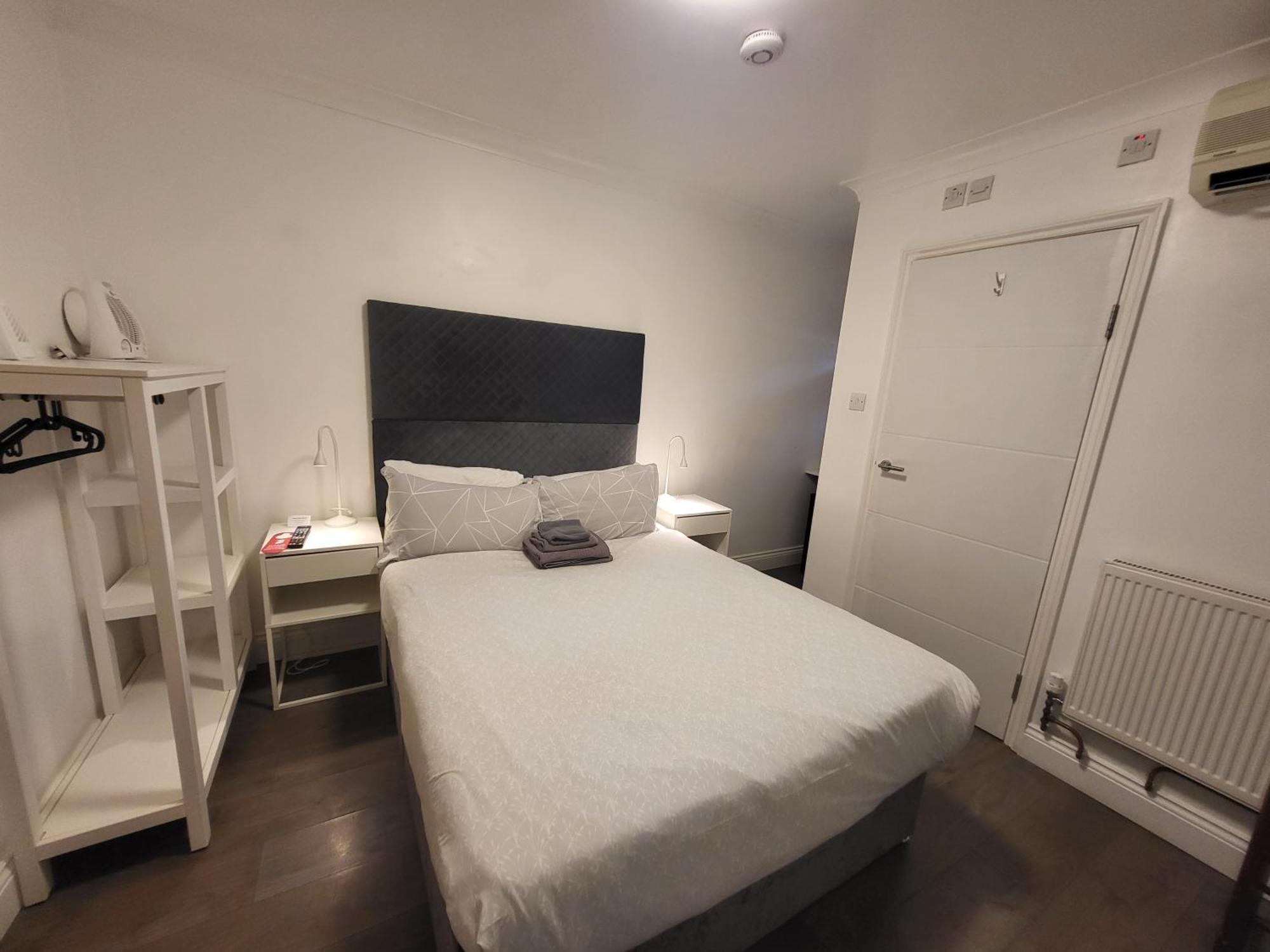 Abbey Point Hotel Wembley Esterno foto