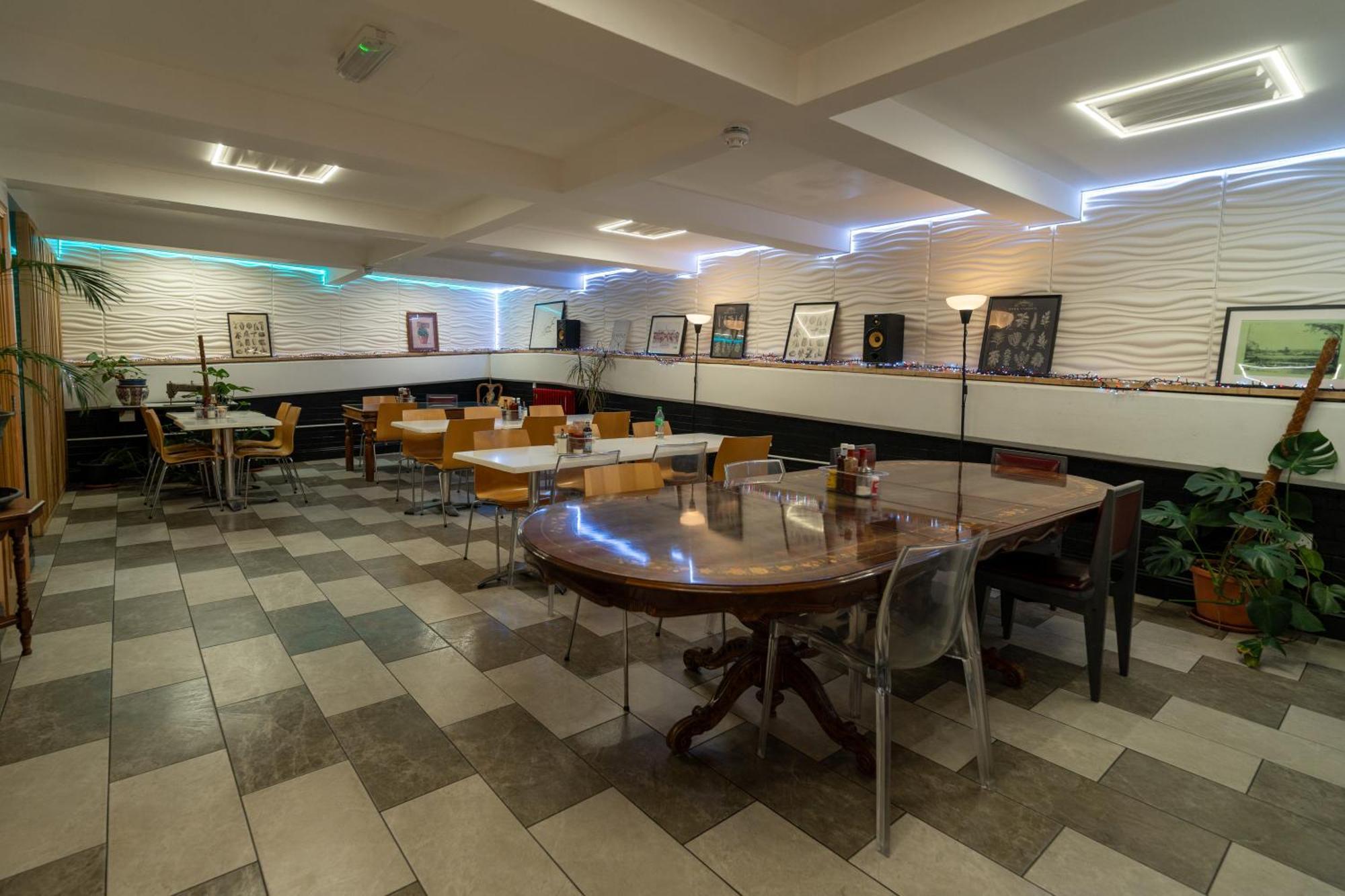 Abbey Point Hotel Wembley Esterno foto
