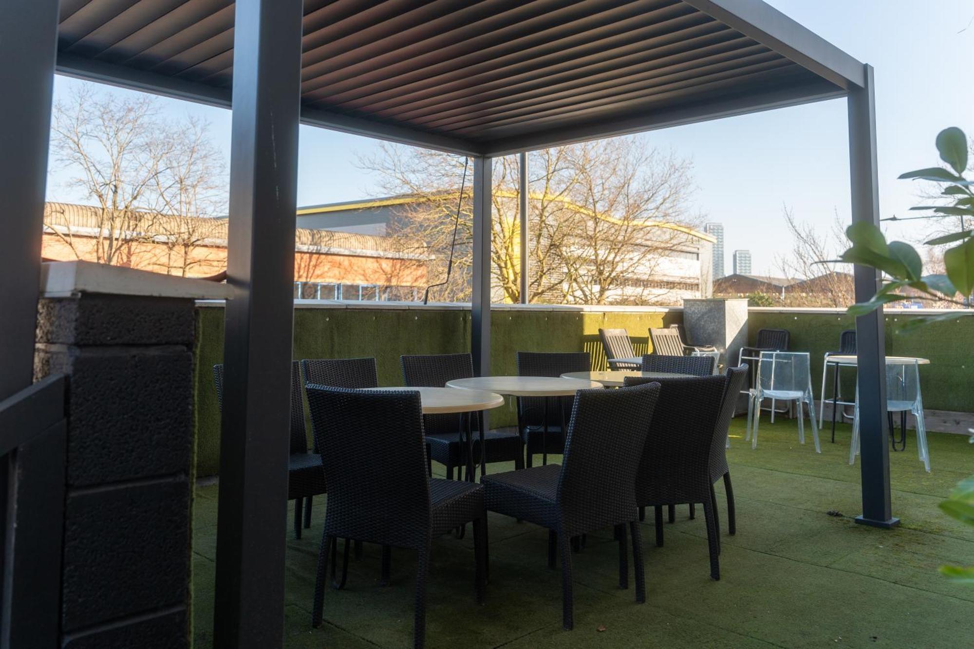 Abbey Point Hotel Wembley Esterno foto