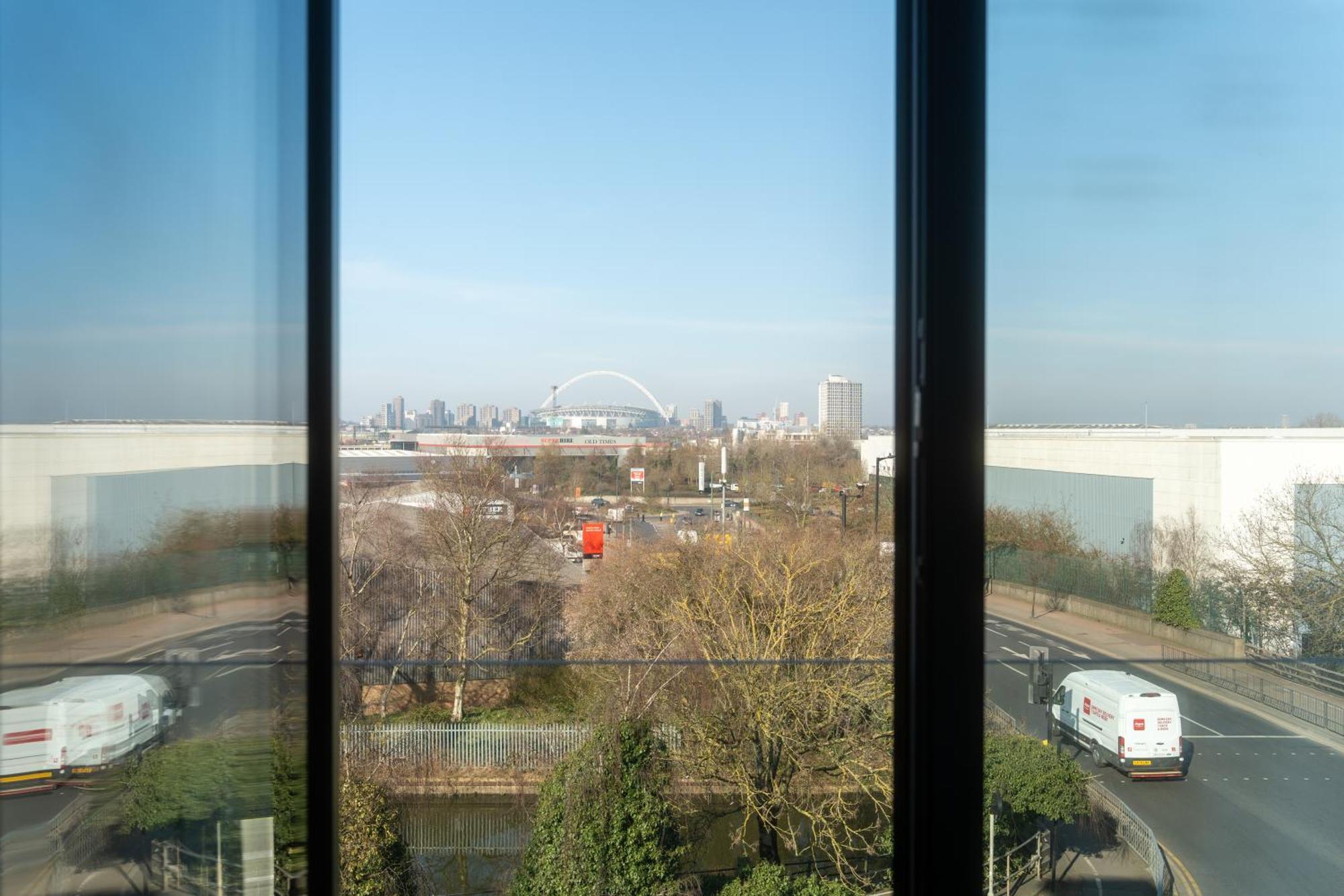 Abbey Point Hotel Wembley Esterno foto