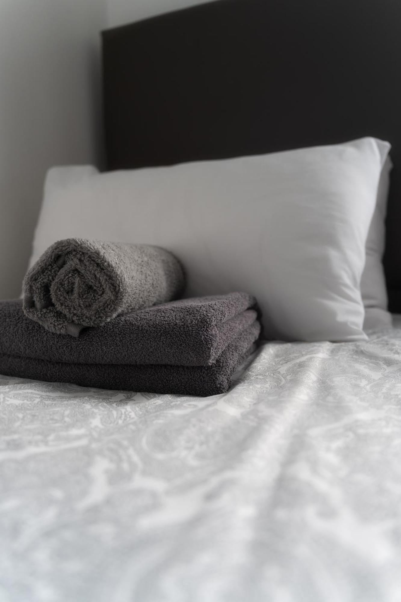 Abbey Point Hotel Wembley Esterno foto