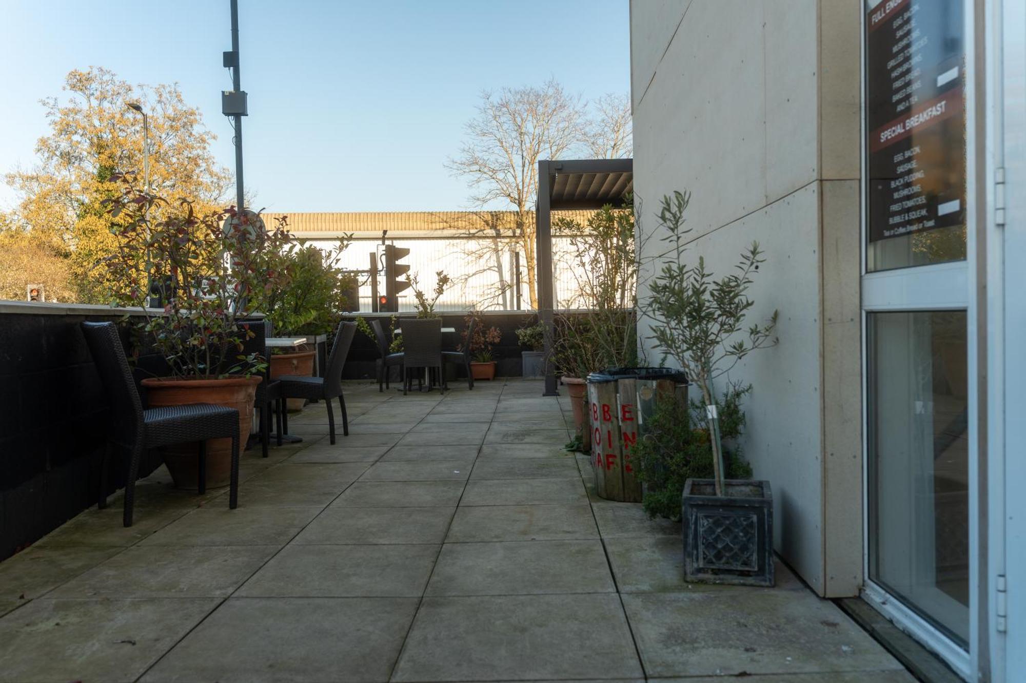 Abbey Point Hotel Wembley Esterno foto